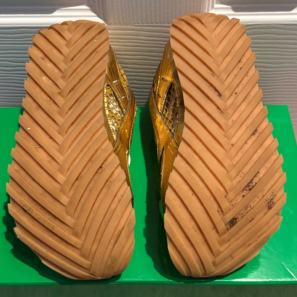Bottega Veneta Gold and White Sneakers - Picture 5 of 10